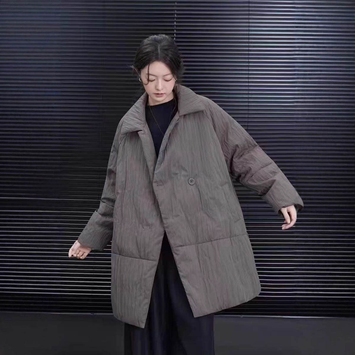 Mid-length down jacket with lapels, white duck down