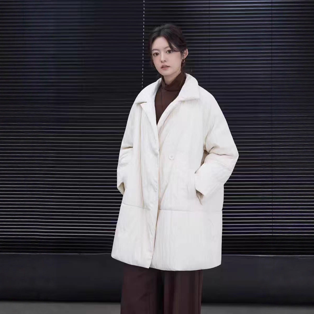 Mid-length down jacket with lapels, white duck down
