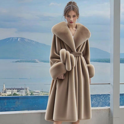 Long women's coat with faux fur collar