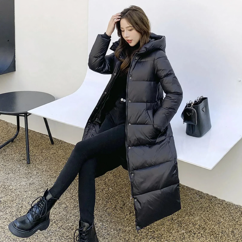 Longer, padded women's coat, knee-length
