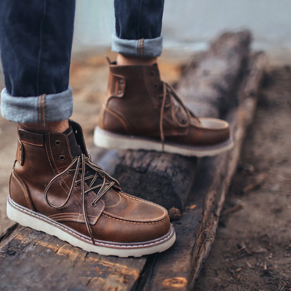 Men's work boots in retro style made of leather