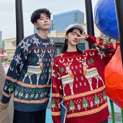 Loose Unisex Christmas Sweater with Reindeer Motif