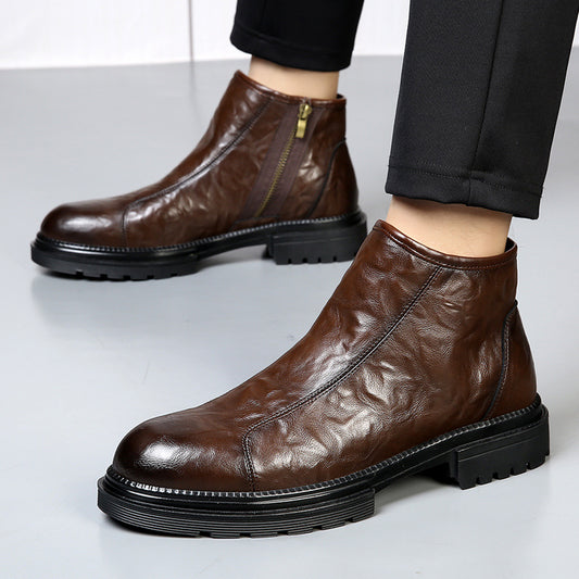 Robust men's leather boots in vintage style