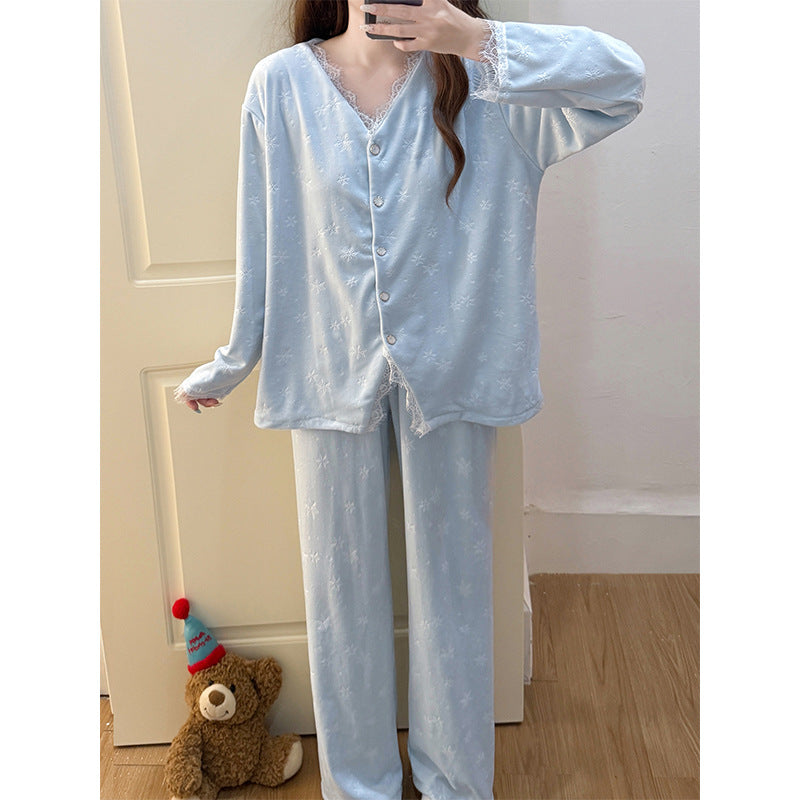 Women's house suit made of island fleece with lapel collar