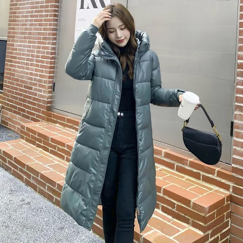 Longer, padded women's coat, knee-length