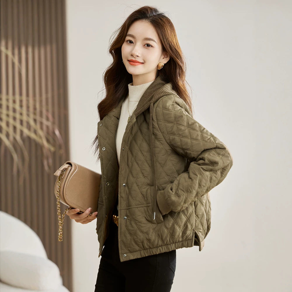 Short women's padded jacket with hood, lined