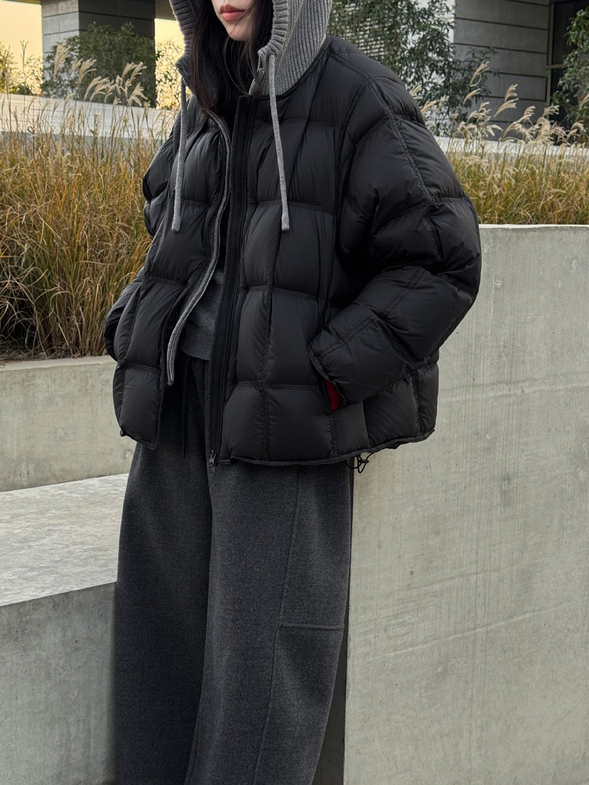 Down jacket for women with knitted hood and duck feathers