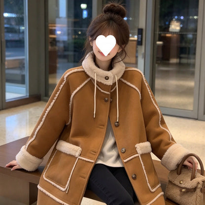 Women’s coat made of suede imitation with lamb fur lining