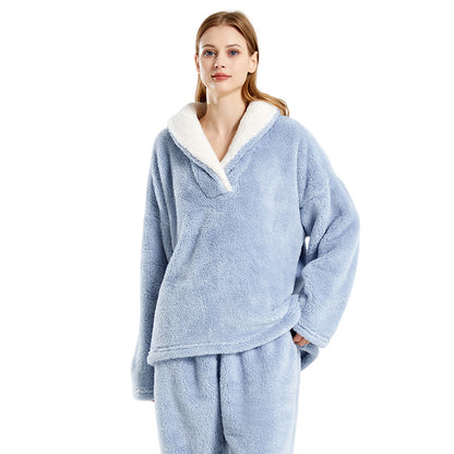 Women's Pajama Set made of thick, soft fleece