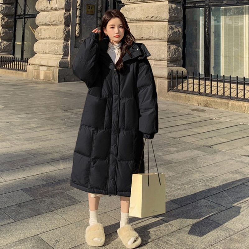 Mid-length, lined women's coat, knee-length