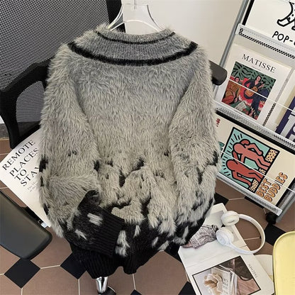 V-neck sweater in vintage style with gradient