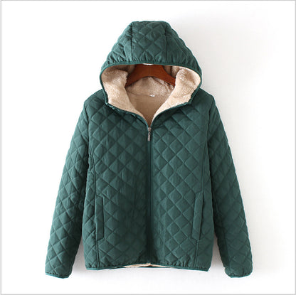 Short women's quilted jacket with lamb fleece lining