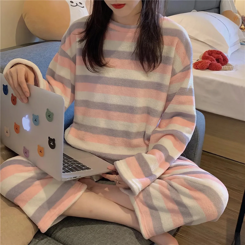 Ladies' pajama set, coral fleece, long-sleeved
