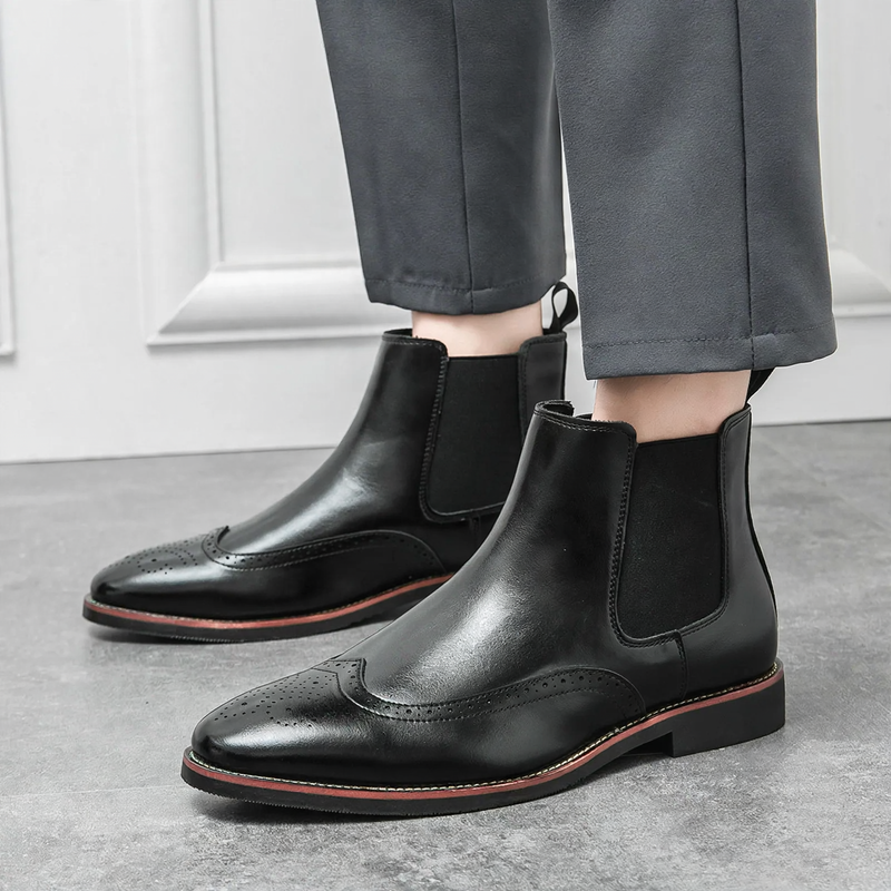 Fashionable men's Chelsea boots, pointed