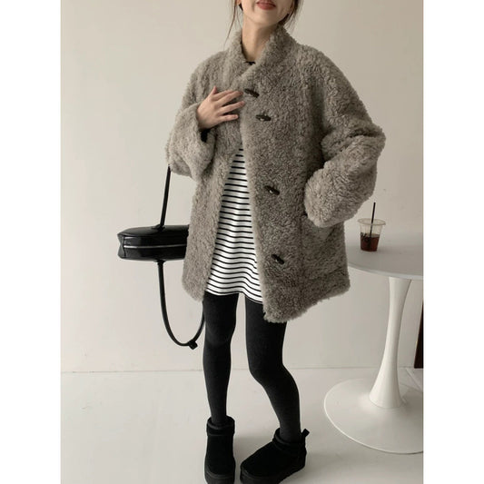 Wool coat with stand-up collar and toggle buttons