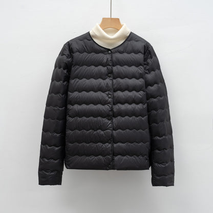 Light women’s down jacket with round neck and wave pattern