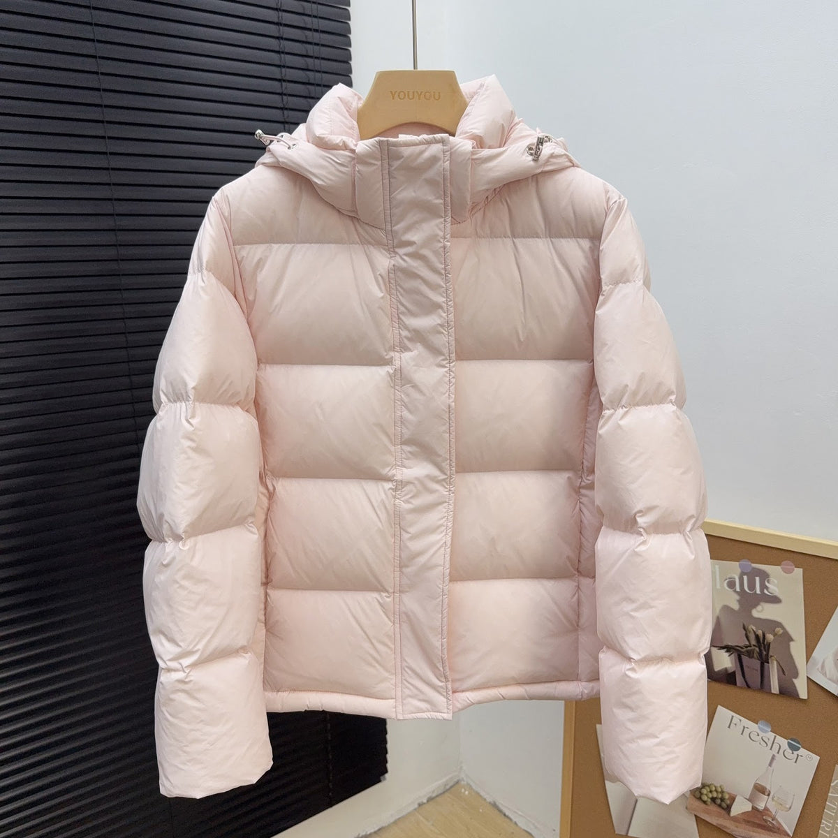 Short women's down jacket with detachable hood