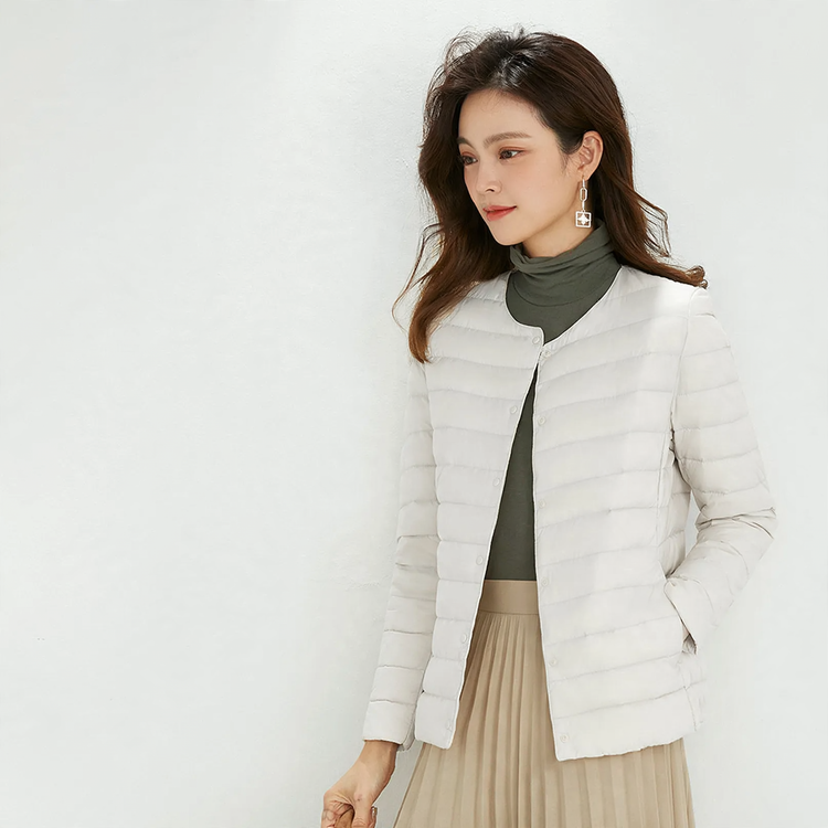 Light ladies down jacket with 90% white duck down filling