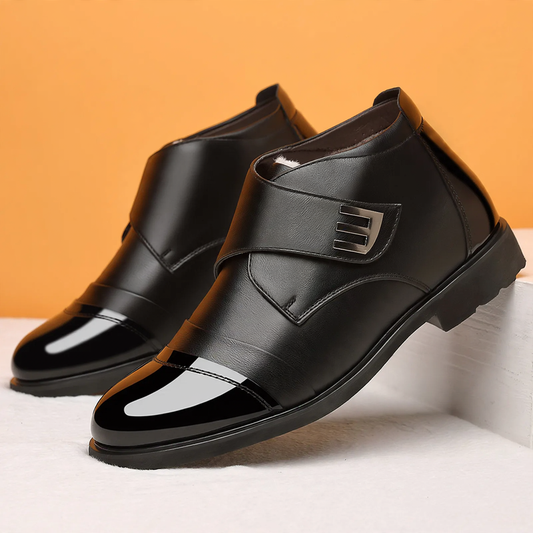 Padded men's boots with Velcro closure