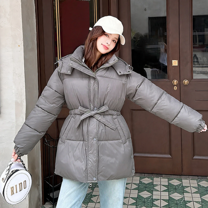 Tailored women's winter coat with padding