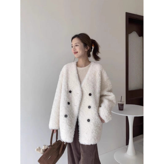Women’s wool coat, 100% sheep wool, V-neck