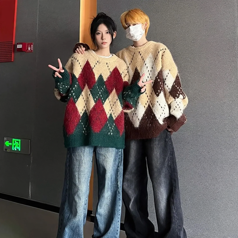 Vintage knit pullover with diamond pattern, Unisex