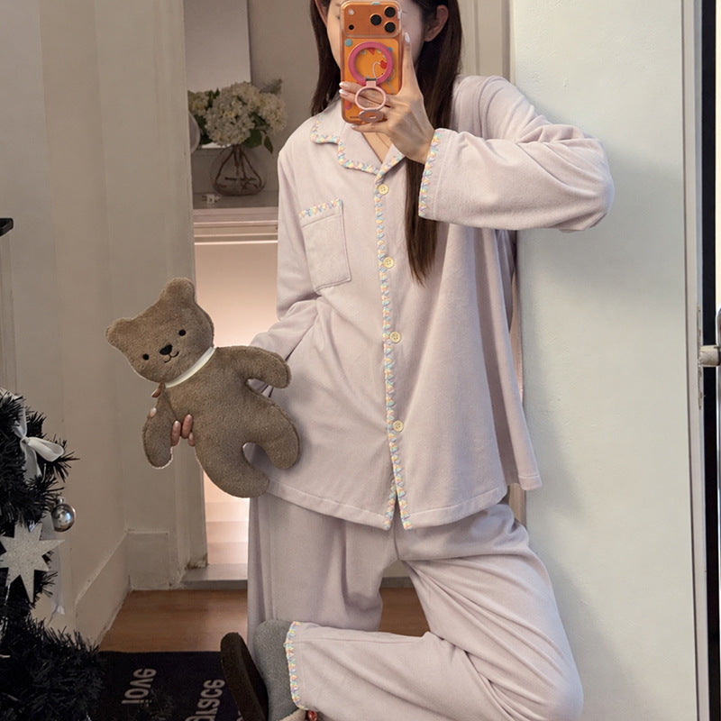 Women's house suit made of island fleece with lapel collar
