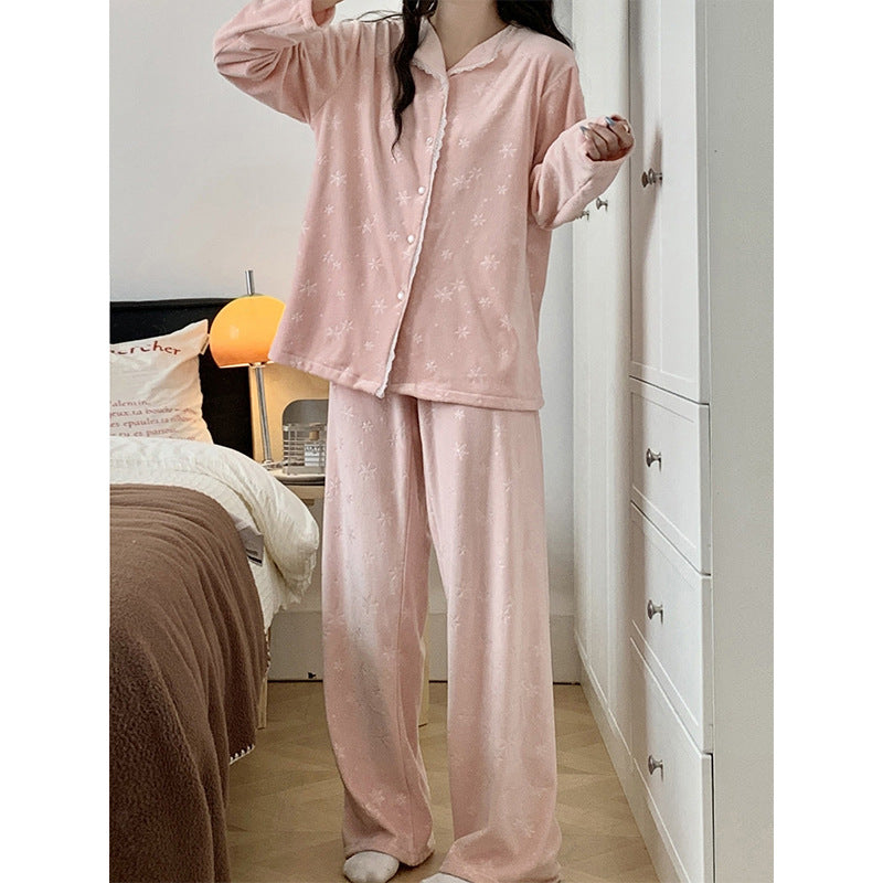 Women's house suit made of island fleece with lapel collar