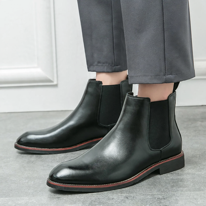 Fashionable men's Chelsea boots, pointed