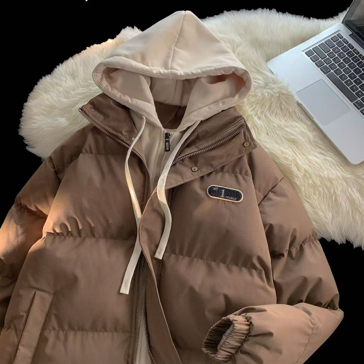 Fleece-lined women's winter jacket in layered look