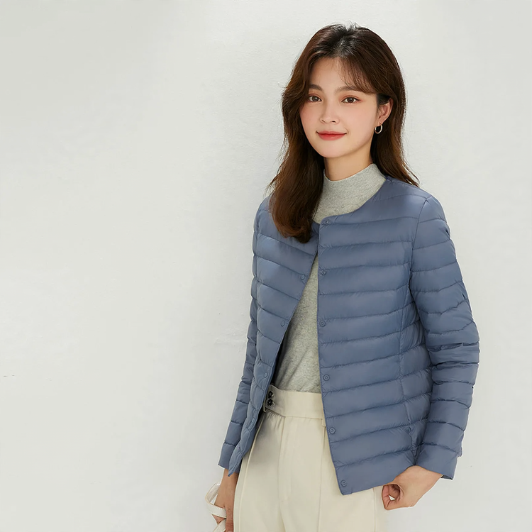 Light ladies down jacket with 90% white duck down filling