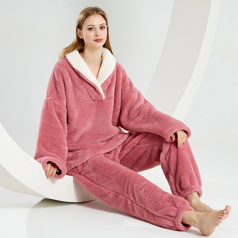 Women's Pajama Set made of thick, soft fleece
