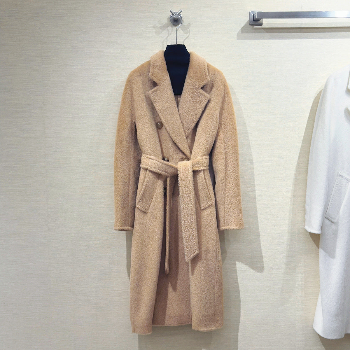 Long women's coat made of alpaca wool, handcrafted