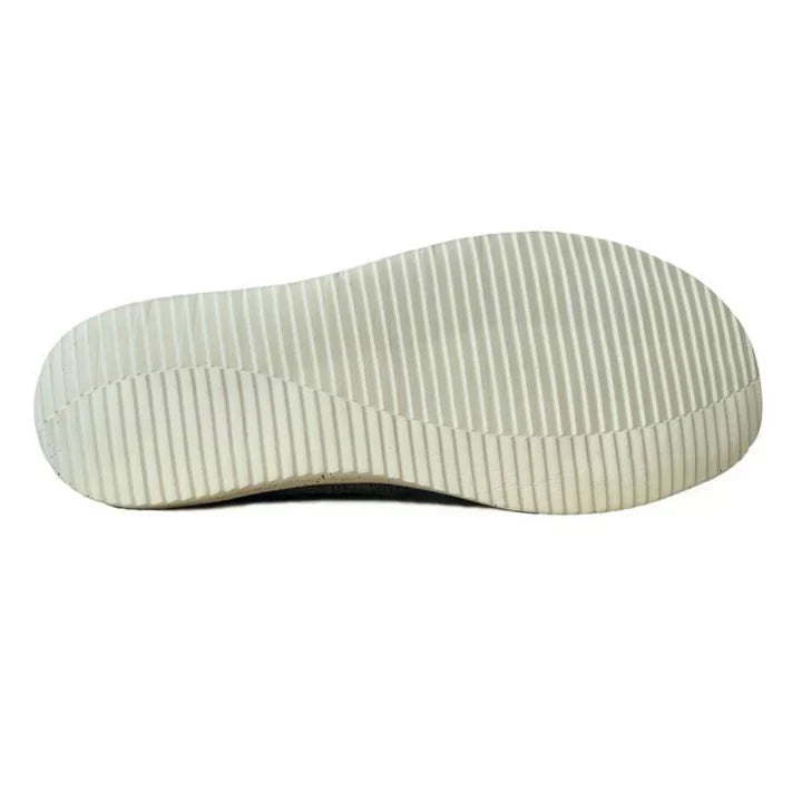 LIGHT COMFORTABLE SLIP-ON SHOES