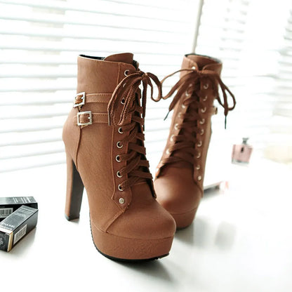 EVA-US | Lace-up boots with belt buckle