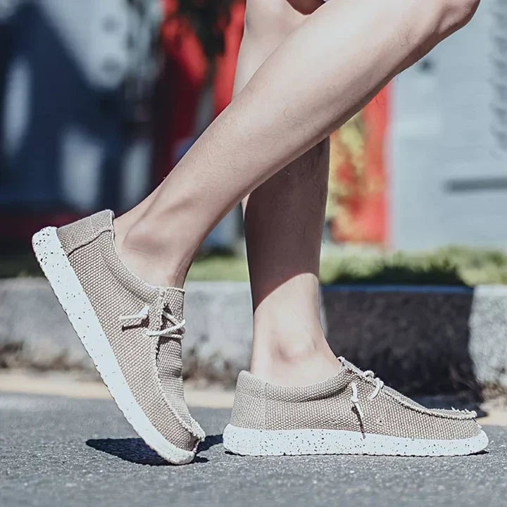 LIGHT COMFORTABLE SLIP-ON SHOES