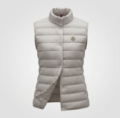 Women’s sleeveless quilted insulation vest with high stand-up collar and concealed snap button placket
