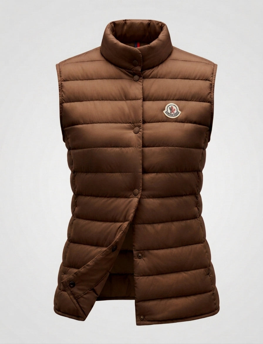 Women’s sleeveless quilted insulation vest with high stand-up collar and concealed snap button placket