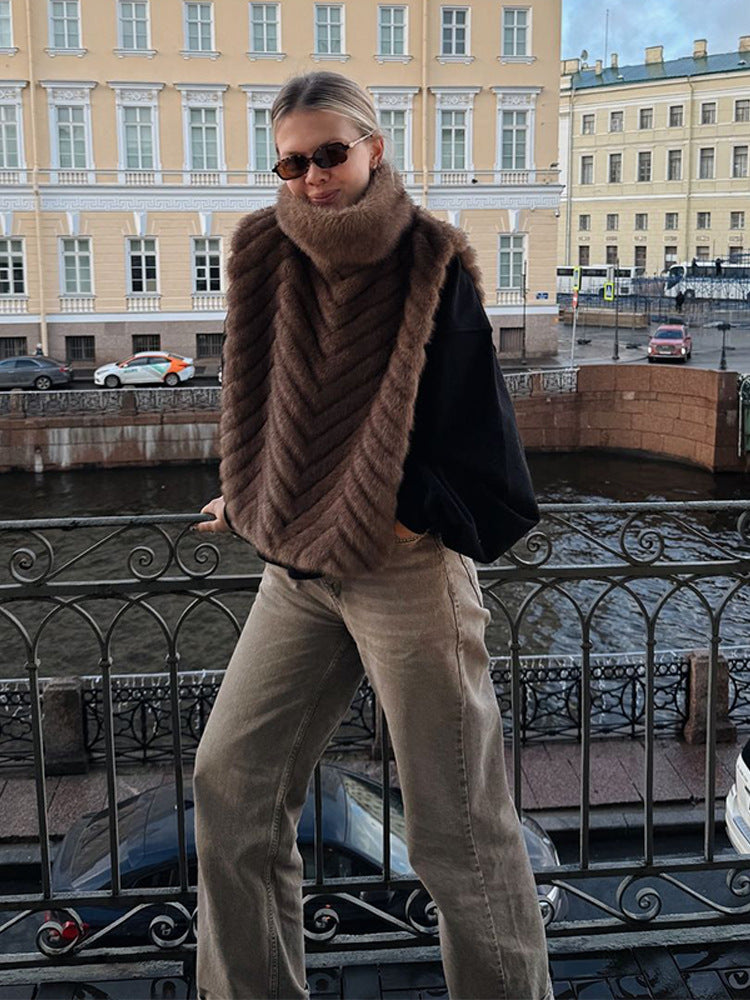 Women's Fleece-Lined Fur Poncho with High Roll Neck & Chevron Structure EVA-US
