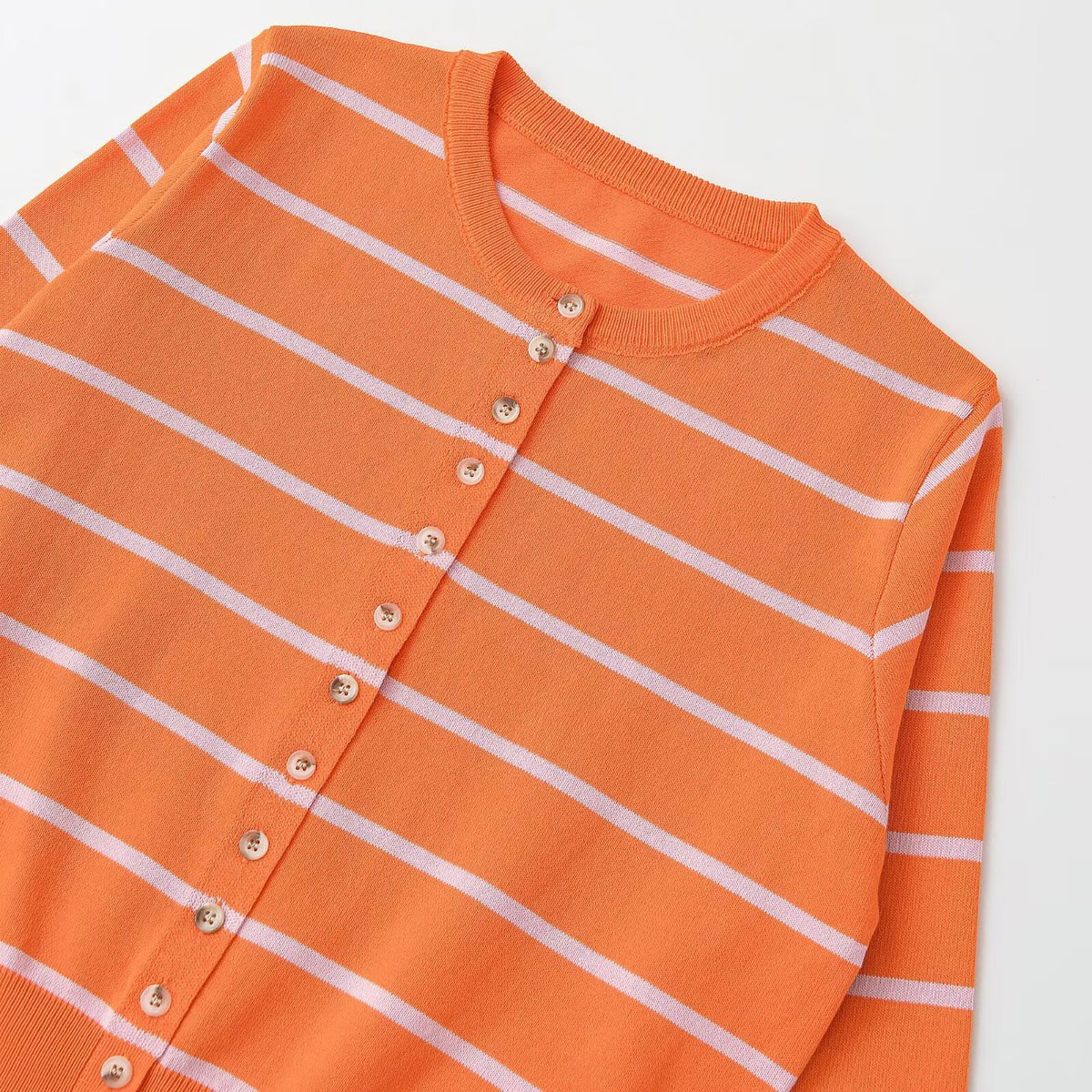 Women's Short-Cut Fine Knit Cardigan with Horizontal Stripes and Mother-of-Pearl Buttons EVA-US