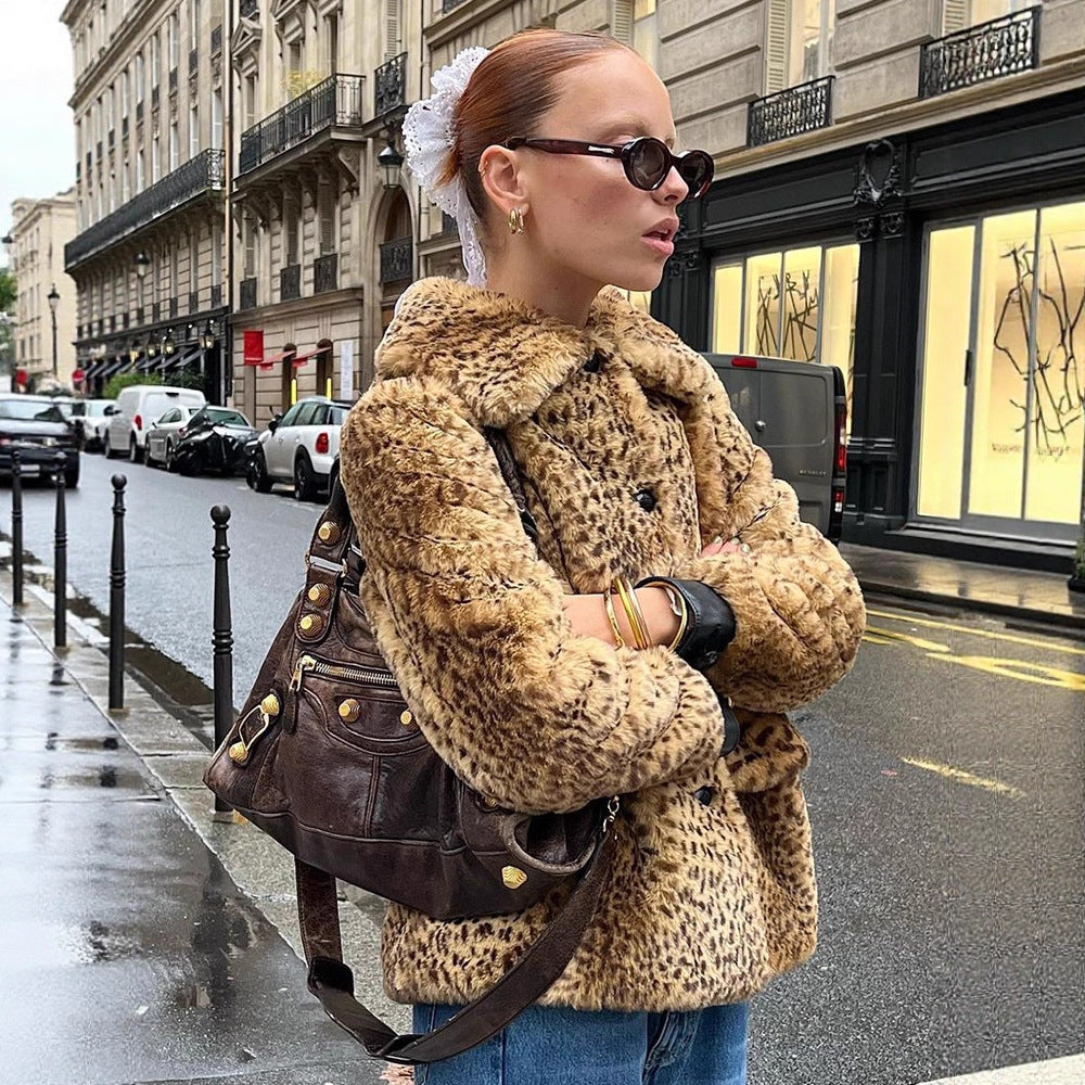 Women's Boxy Short Coat made of Faux Fur with Allover Leopard Print and Foldable Shawl Collar EVA-US