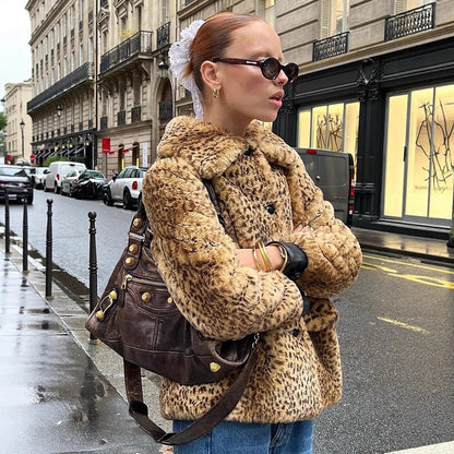 Women's Boxy Short Coat made of Faux Fur with Allover Leopard Print and Foldable Shawl Collar EVA-US