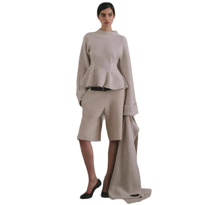 Women’s fine knit two-piece set with tailored peplum sweater and high-waist bermuda EVA-US
