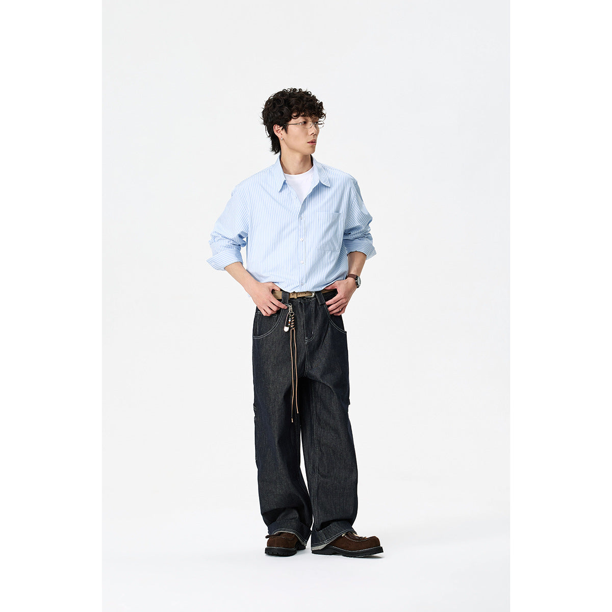 Women’s oversized shirt blouse with Kent collar, breast pocket, and rounded hem EVA-US