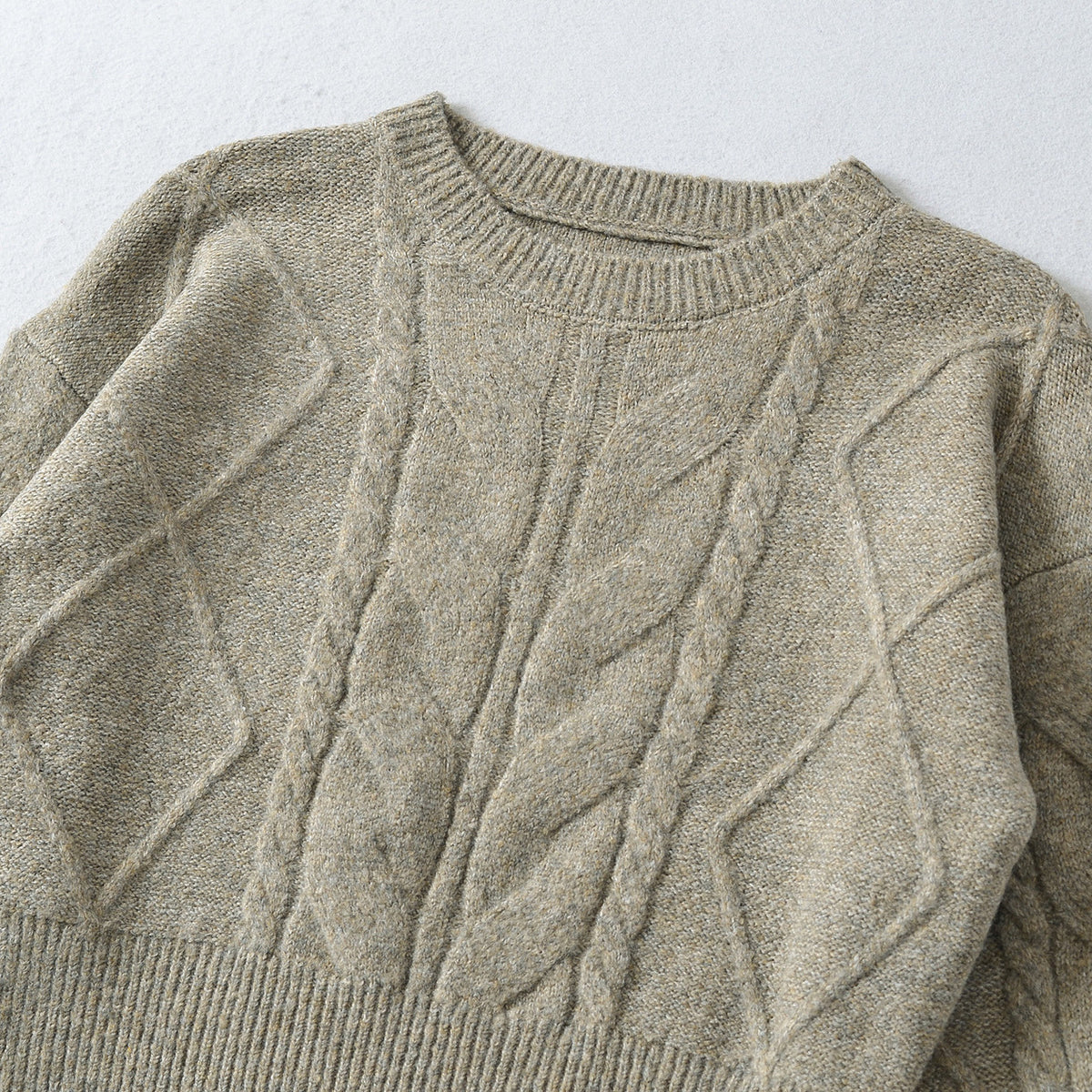 Women's Short Cable Knit Sweater with Fitted Ribbed Cuffs EVA-US