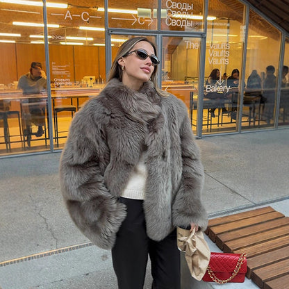 Women's short coat made of luxurious teddy faux fur with balloon sleeves and shawl collar EVA-US