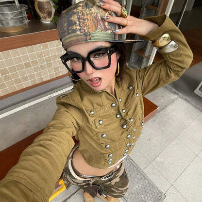 Women short-cut military-inspired cargo jacket with decorative button placket EVA-US