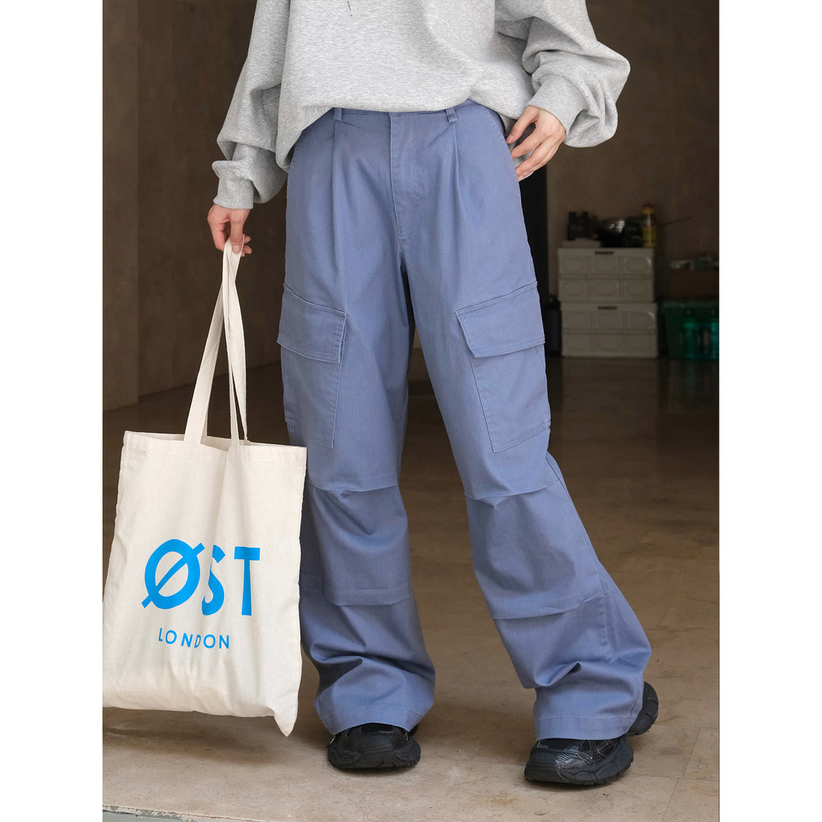 Women's Wide Cargo Palazzo Pants with Pleats and Large Flap Pockets EVA-US