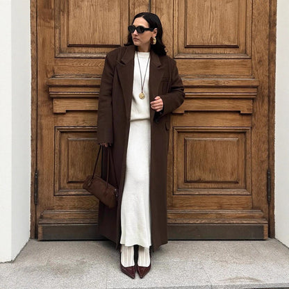Women's long coat with straight cut, figure-flattering oversized lapels and side pockets EVA-US