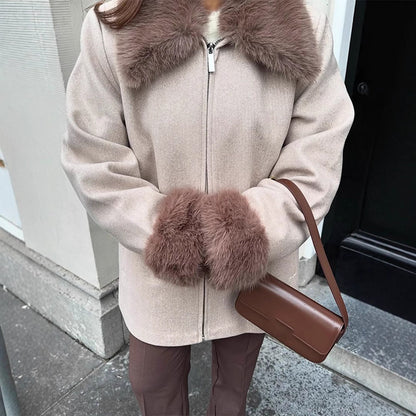Women's elegant short coat made of wool blend with detachable woven fur collar and concealed two-way zipper EVA-US
